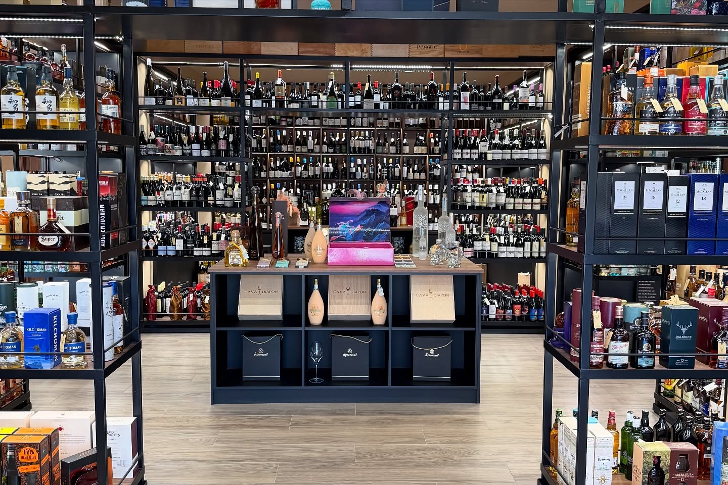 Cava Diapon store interior